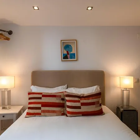 Basement Flat In The Heart Of Alfama Lägenhet *